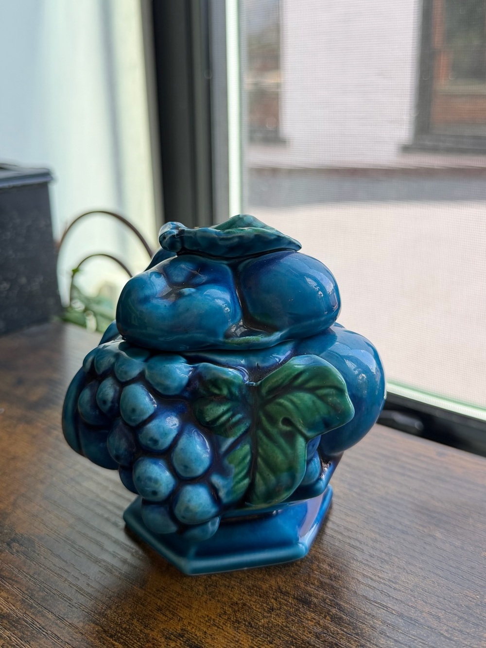 VINTAGE PORCELAIN INDIGO INARCO BLUEBERRY LIDDED JAR